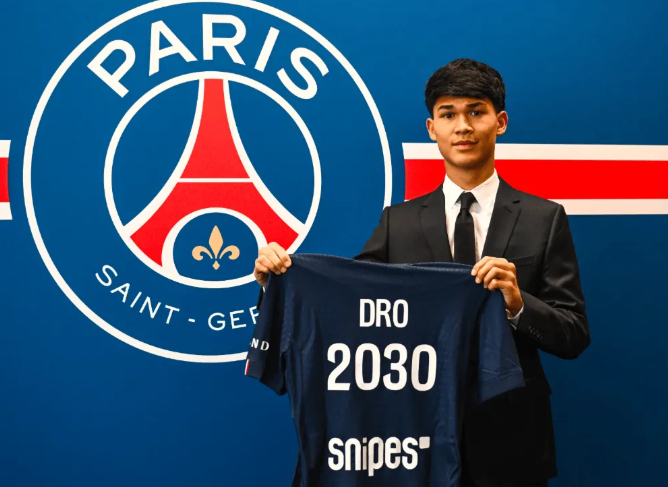 betway必威-巴萨小马云空降大巴黎！签约4年，为钱背叛巴萨，拉波尔塔惋惜|巴塞罗那|拉马西亚|德罗·费尔南德斯|德罗|巴黎圣日耳曼_新浪体育_新浪新闻